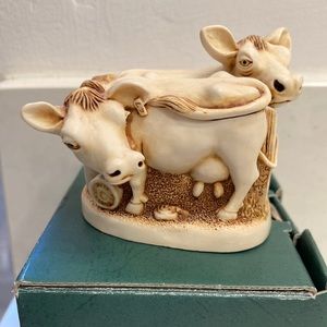 Harmony Kingdom “Jersey Belles” Small Cow Trinket Box.